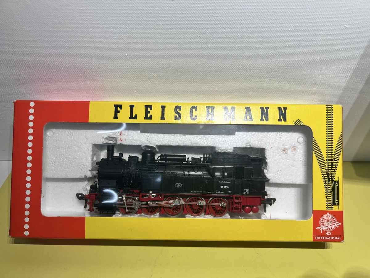 Fleischmann Modelleisenbahnen: Fleischmann BR94 Dampflok, 2. Wahl – Defekt aus Weinfelden von Kammerflimmern