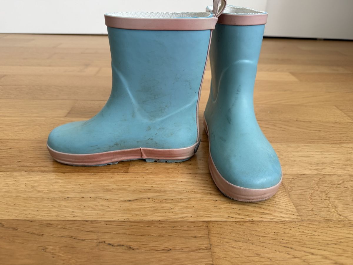 Chaussures garçon: Regenstiefel Gr26/27 – D'occasion à Zürich par audrey_dri