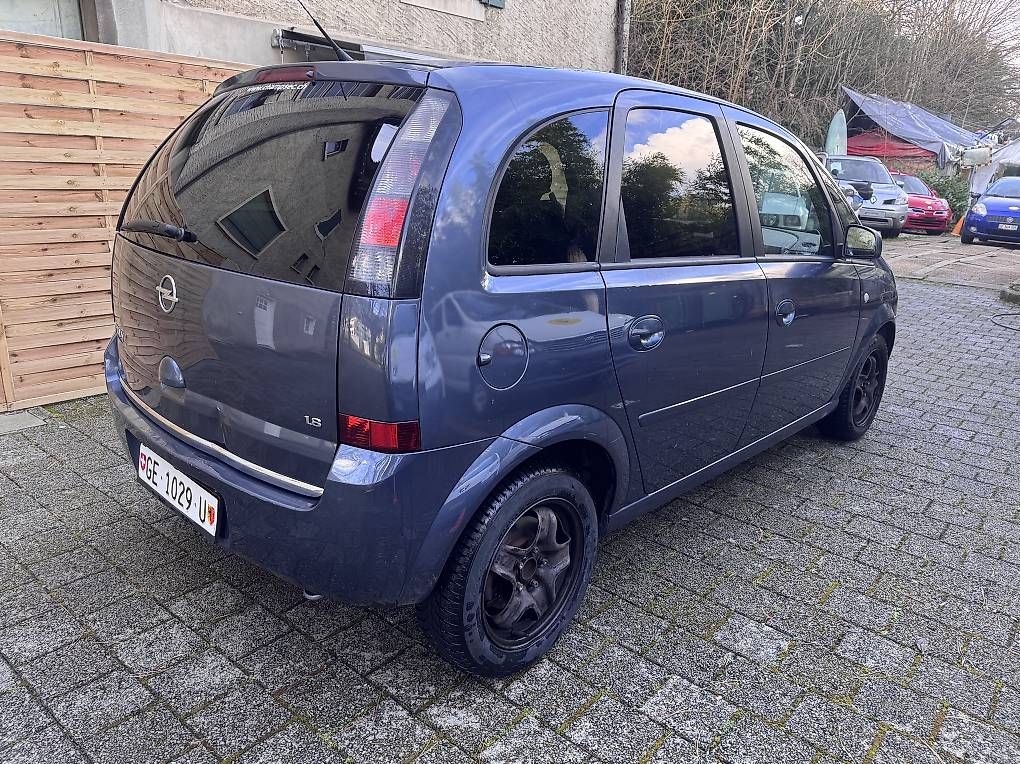 Opel Autos: Opel Meriva A18, boîte manuelle, essence – Gebraucht aus Veyrier von Chessmann_Douane1255 2