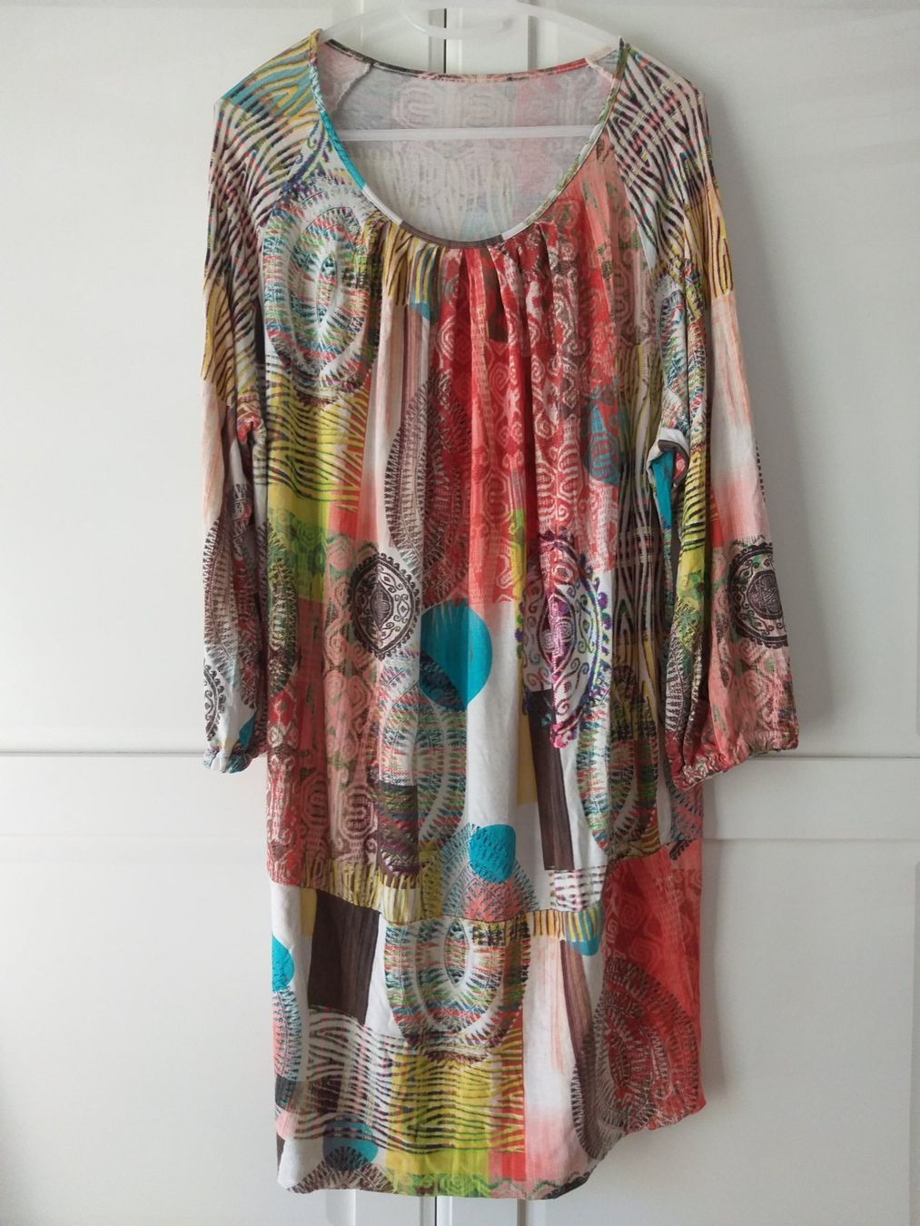 Robes: Robe / Kleid taille / Grosse L (40/42 CH) – D'occasion à Cossonay-ville par Super-Price-Quality