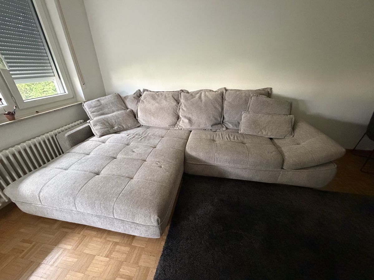Sofas: Schönes, modernes L-förmiges Sofa mit Bettfunktion – D'occasion à Dübendorf par mas_lsc9 1