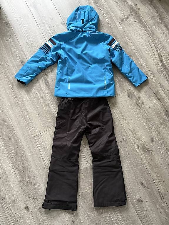 Anzüge, Sport- & Funktionsanzüge: Combinaison de ski 140 – Gebraucht aus Delley von Jylss 1