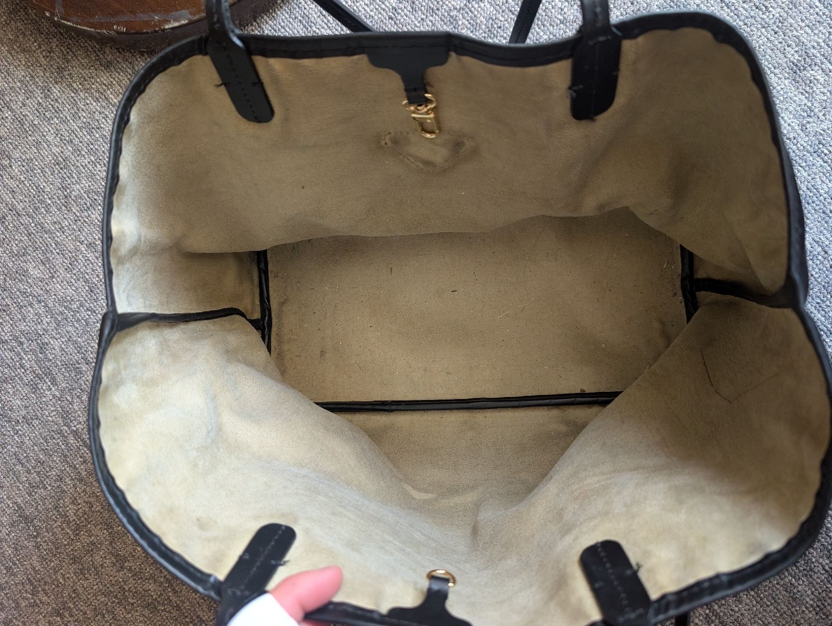 Maison Mollerus Taschen für Damen: MCM Mollerus Shopper schwarz Monogramm – Gebraucht aus Bern von Hingerdiramueberbiet 3