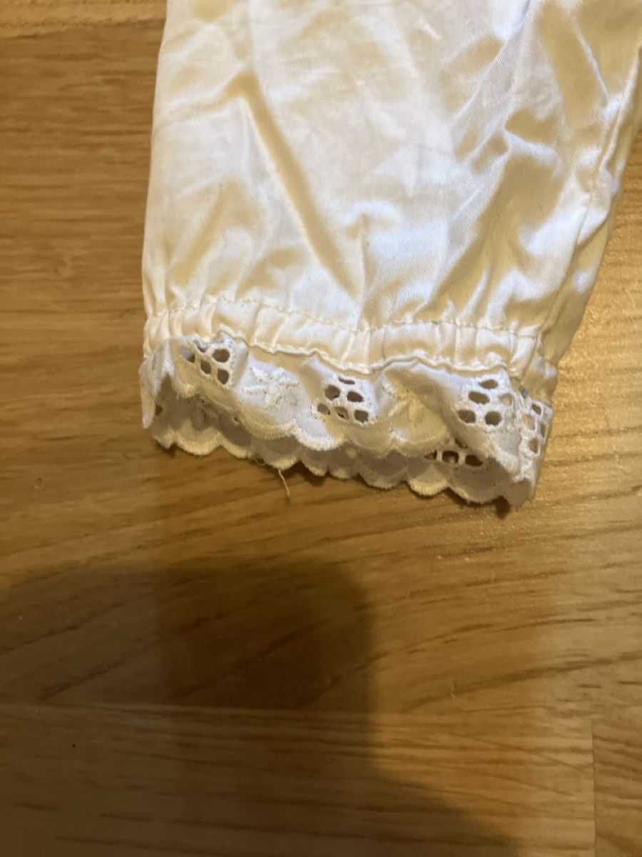 Bambole: Dolls under trousers, white cotton lace – Usato da Zürich venduto da papperlapapp1 1