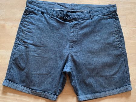 Calvin Klein Herren Shorts, Gr. 33, slim fit, Grau / meliert