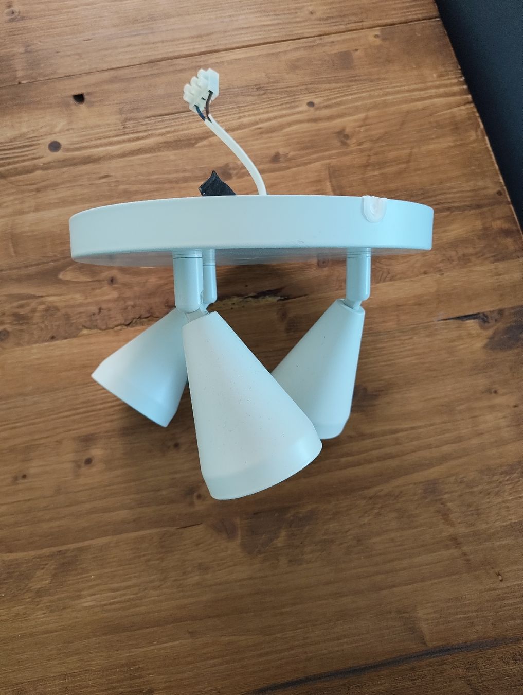 Ikea Lampadari & plafoniere: IKEA Deckenlampe mit 3 Spots, neigbar – Usato da Aesch ZH venduto da carlospp95 1