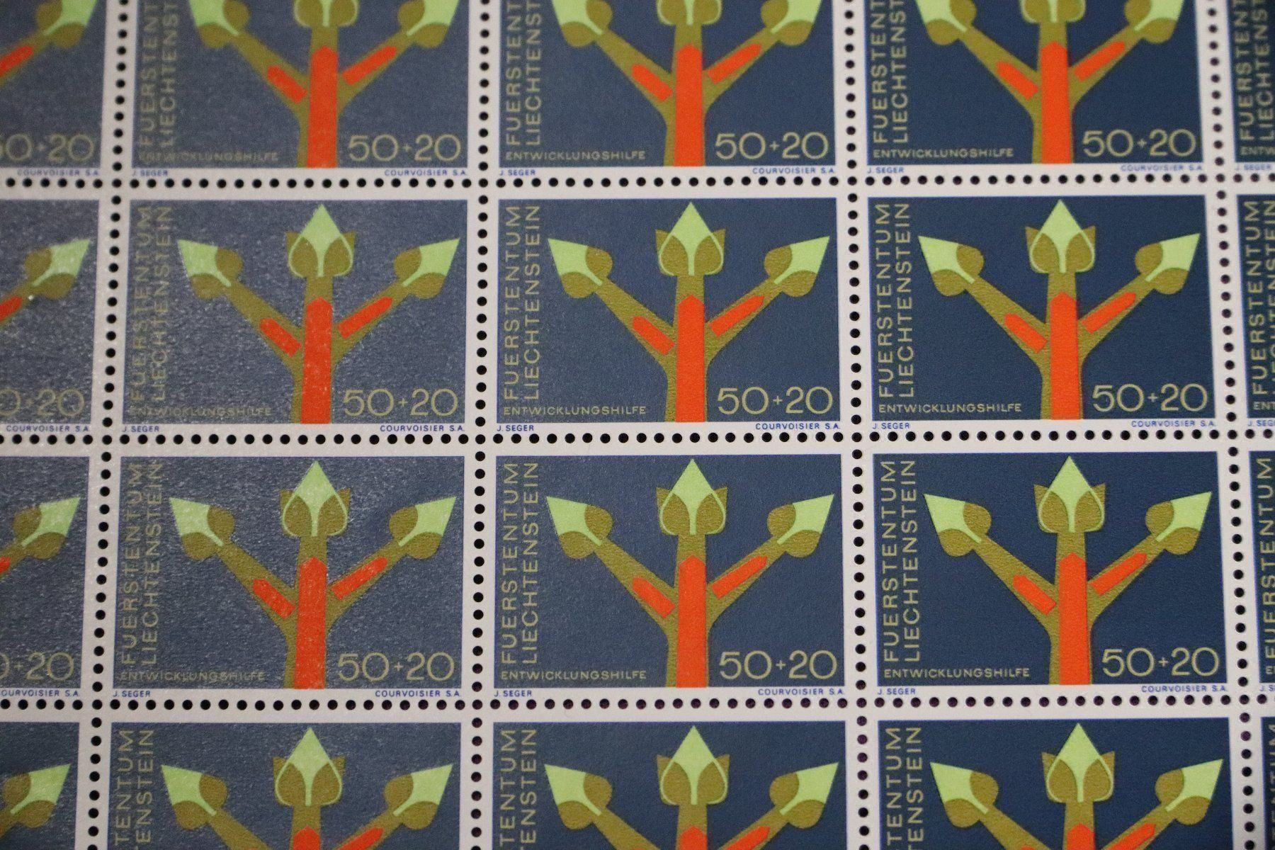 Tutti i francobolli: Lichtenstein, 1967 Entwicklungshilfe,  2 Bögen – Usato da Zug venduto da Kunst-Fundgrube 2