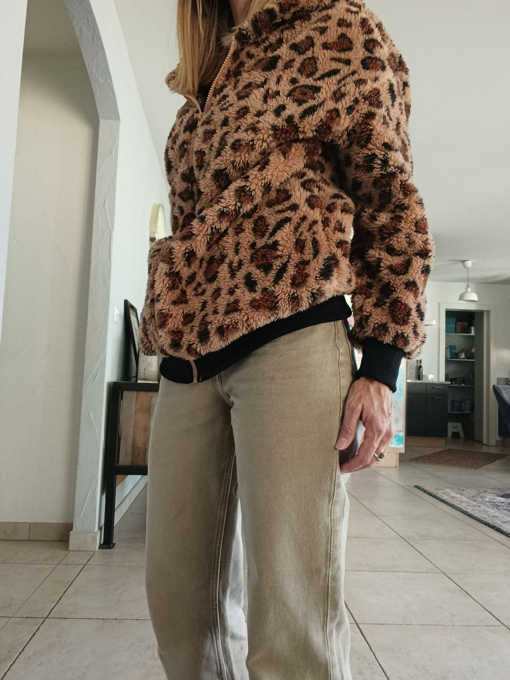 Vestes: JAQUETTE LÉOPARD PELUCHE S – D'occasion à Sierre par shirley04 2