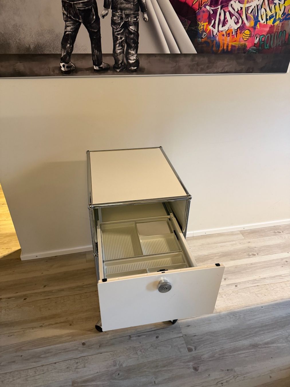 USM Banconi: USM Haller Rollcontainer reinweiss – Usato da Ermatingen venduto da csc_7g5v 1