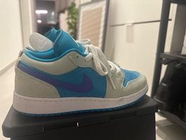Air Jordan 1 Low SE, türkis/lila, neuwertig, Grösse 37.5
