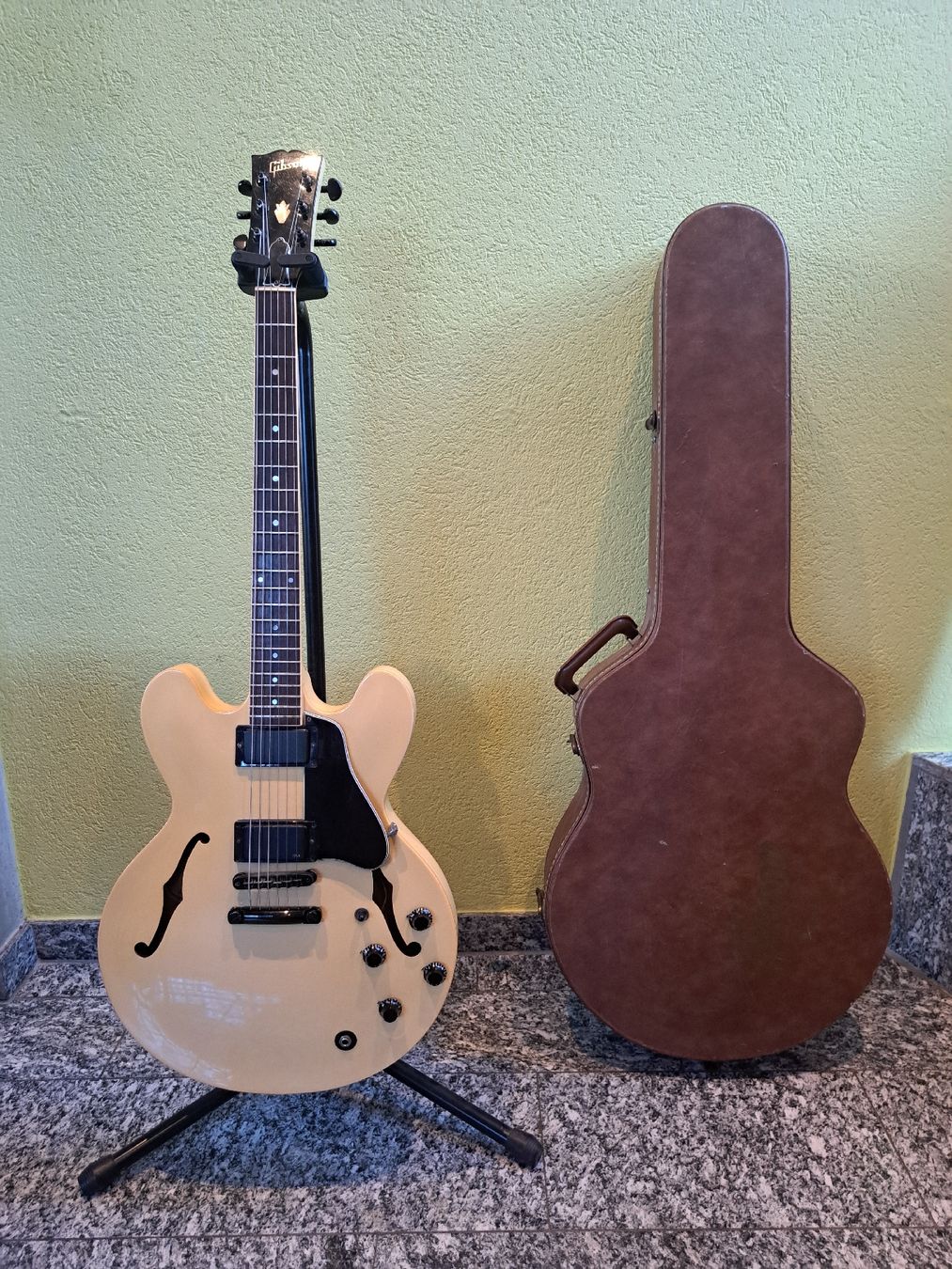 Gibson Musikinstrumente: Rare Gibson ES 335 Alpine White – Neu (gemäss Beschreibung) aus Saillon von Antik-Emotion