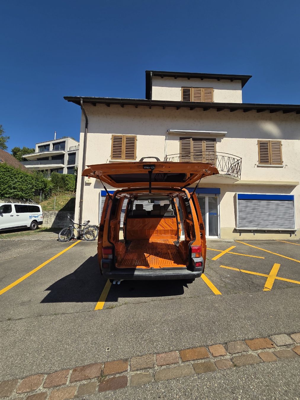 VW Nutzfahrzeuge: VW T4 Bus in gutem Zustand  – Gebraucht aus Birmensdorf ZH von lorena.g 3