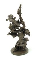 Brutalistische Eisenskulptur