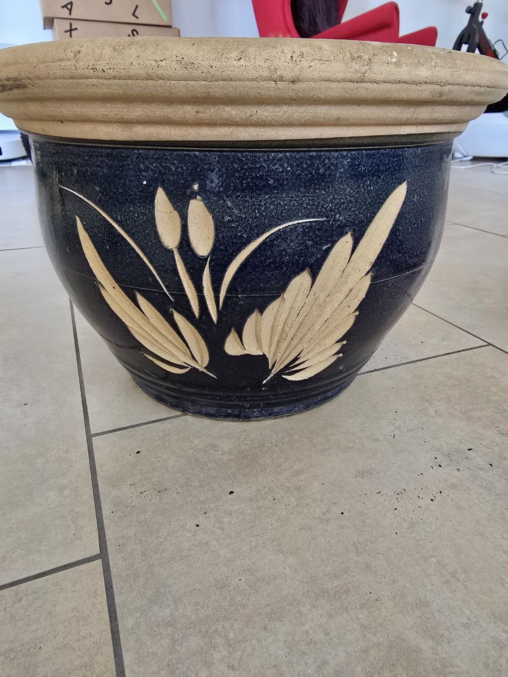Pots de fleurs: Schöner grosser Tontopf – D'occasion à Rickenbach b. Wil par Kth_v8 1