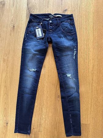Neue Please Hose