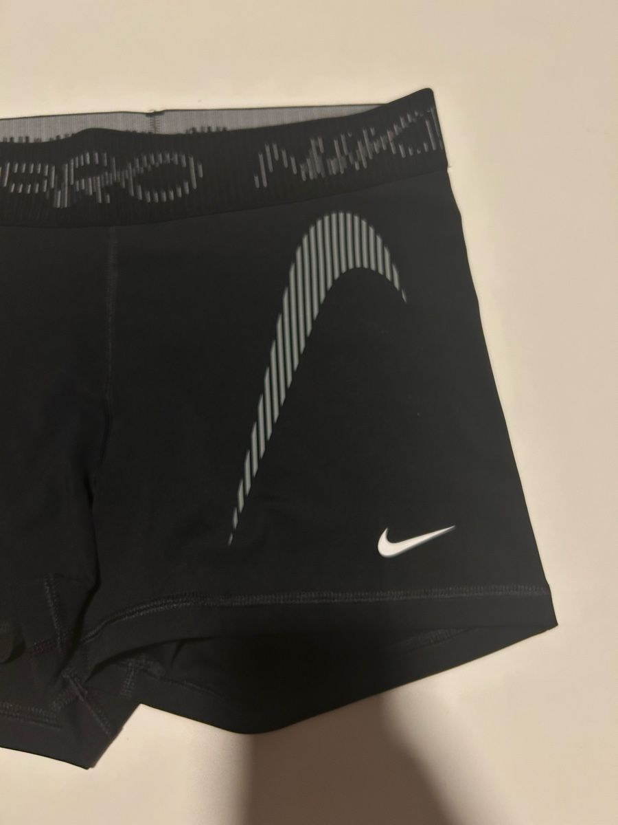 Nike Pantaloni: Nike Pro Shorts M – Usato da Basel venduto da lenarrari 2