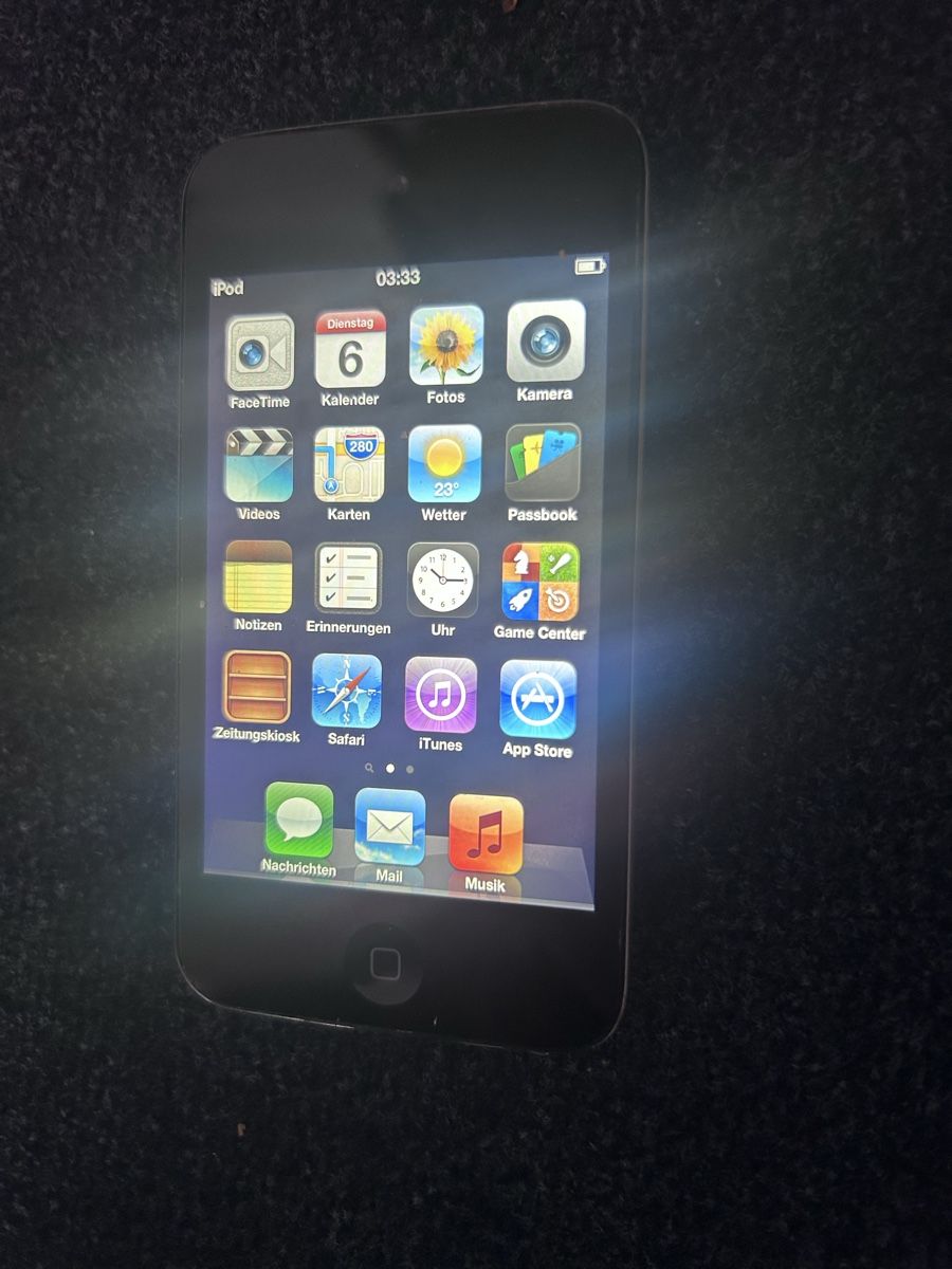 Apple Lecteur multimedia & Streamer: Apple iPod Touch 4. Gen 8GB Gebraucht – D'occasion à Opfikon par osm_bns2