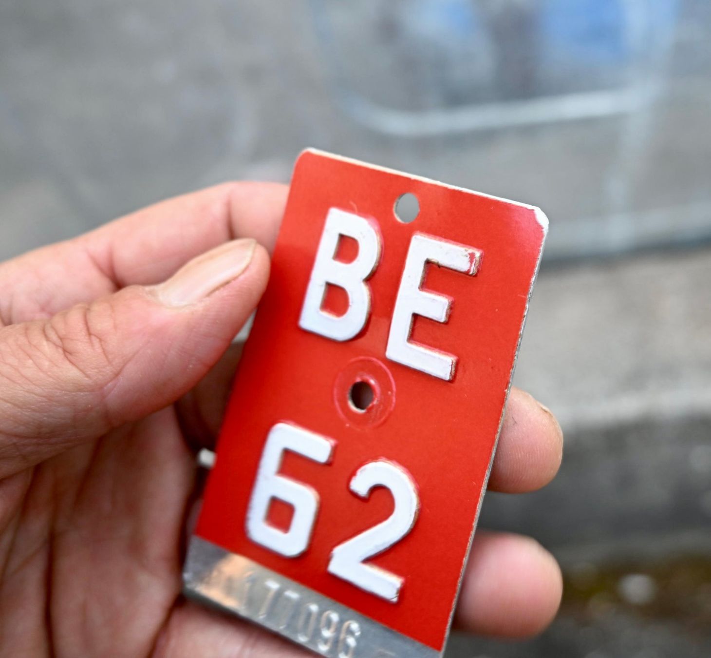 Insegne: Velonummer BE 62 von 1962 - Bern 177096 – Usato da Pfaffhausen venduto da mono_rec 6