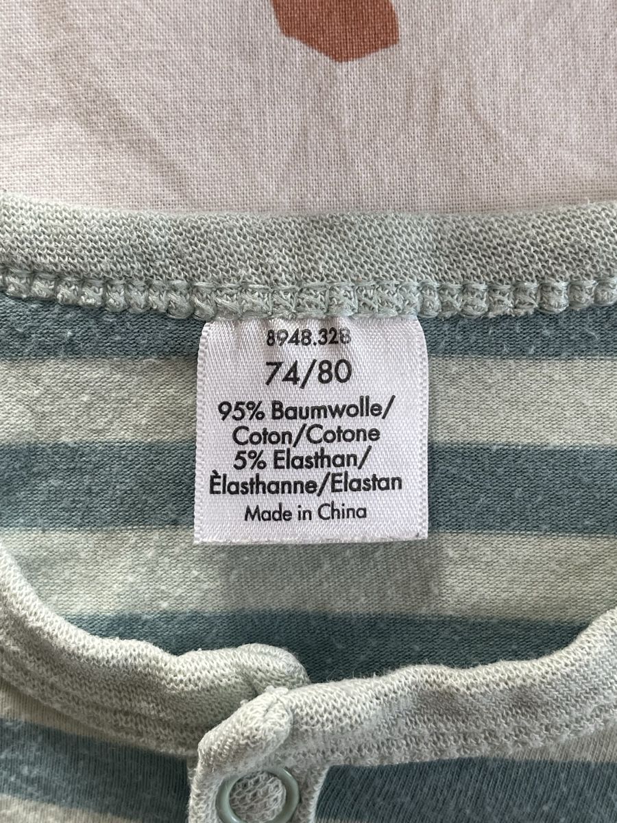Pyjamas: Baby Strampler, gestreift, Grösse 74/80 – D'occasion à Hirzel par carta9 1