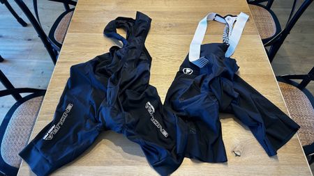 Rennvelohose kurz