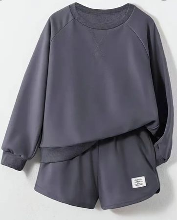 Grauer Lounge-Set, Sweatshirt & Shorts, bequem & stylisch