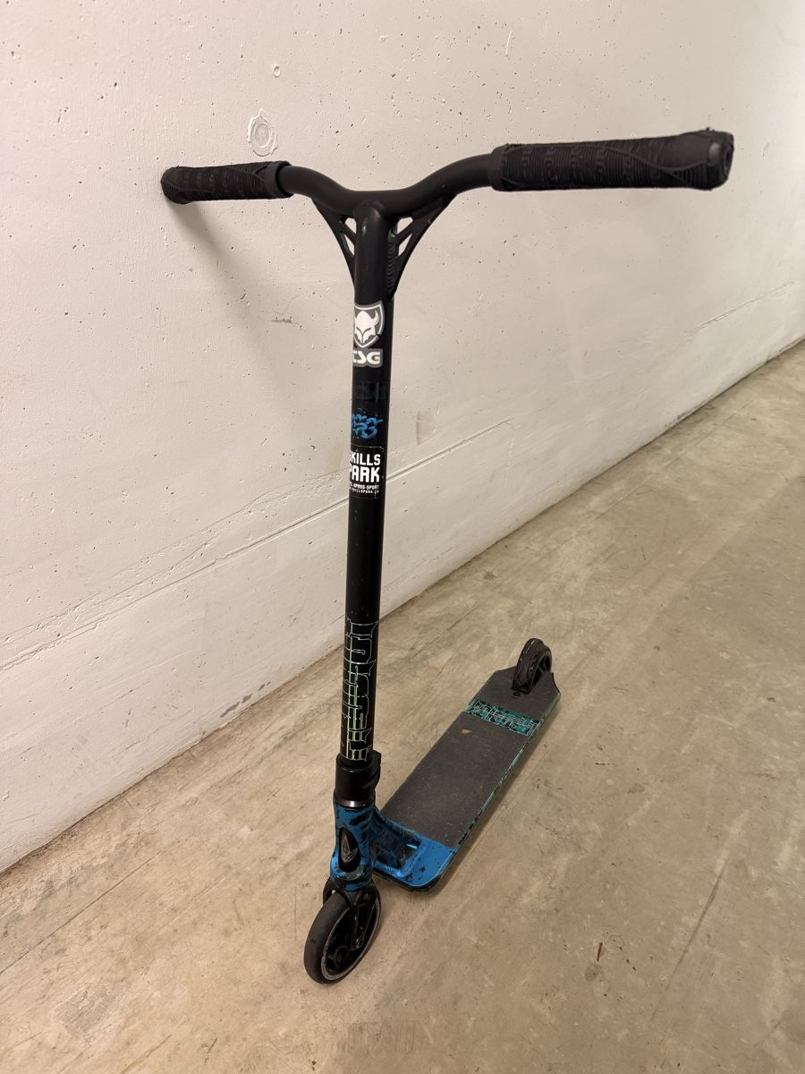 Scooter: Blunt Prodigy Series 8 Scooter – Usato da Kreuzlingen venduto da kat_v8rj