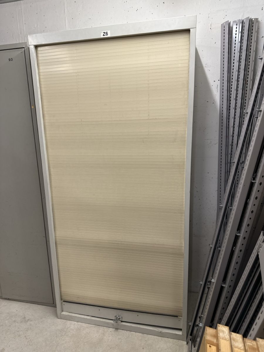Armadi: Metallschrank mit Rollladen – Usato da Winterthur venduto da haelag