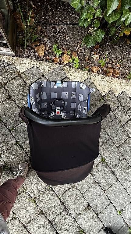 Seggiolini per auto: Maxi Cosi Kindersitz  – Usato da Goldiwil (Thun) venduto da Sarahrohrer