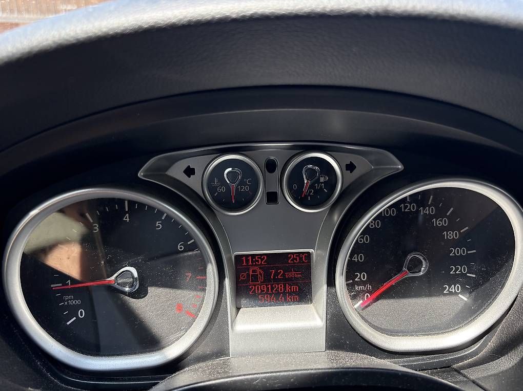 Autos: Ford Focus 1.6i VCT Carving 115 PS – D'occasion à Herisau par SuperSchmidi92 3