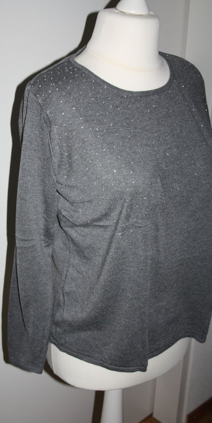 Maglioni & Felpe: Pullover Furlano grau mit Strass Gr. 44/46 – Difettoso da Flüelen venduto da Diversicum-Textil 4
