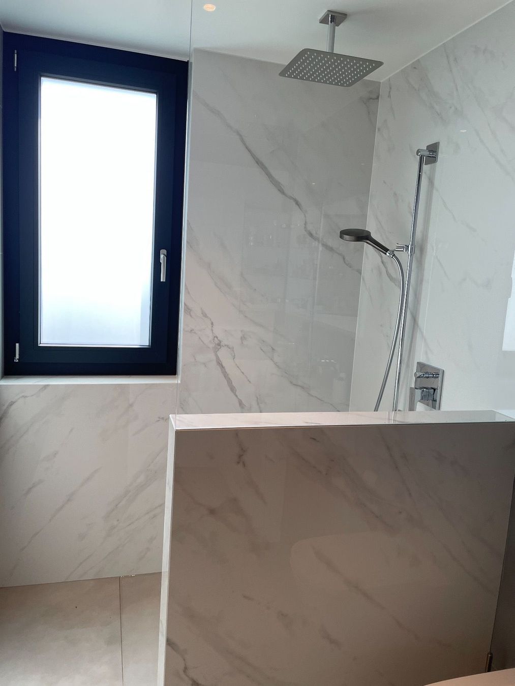 Bodenbeläge: 2 plaques grand format de carrelage effet marbre Mirage – Gebraucht aus La Chaux-de-Fonds von Kent_walker 3