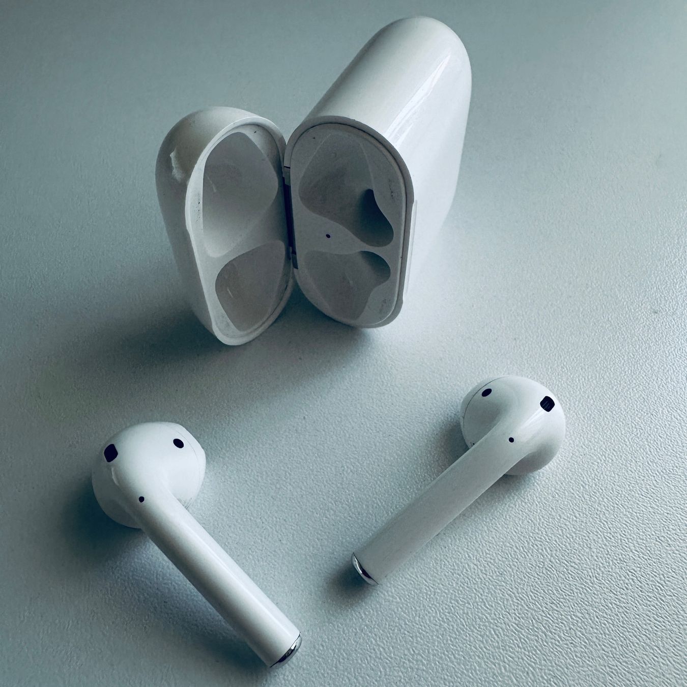 Apple Cuffie: Original Apple AirPods 2 Kopfhörer Wireless Lightning Kabel – Usato da Basel venduto da MY.AIRPODS.SHOP 5
