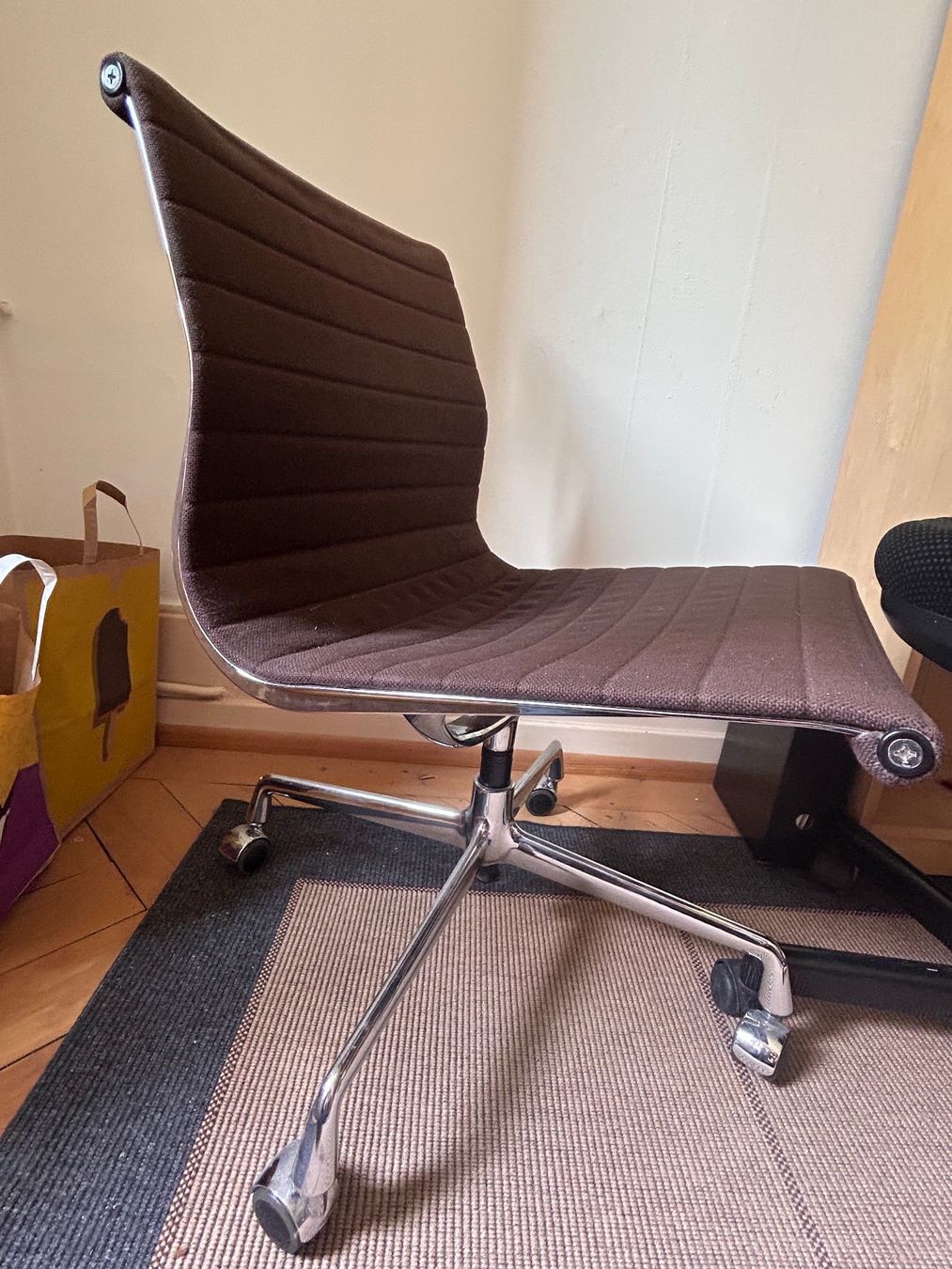 Eames Sedie: Eams Bürostuhl – Usato da Zürich venduto da Birurubi