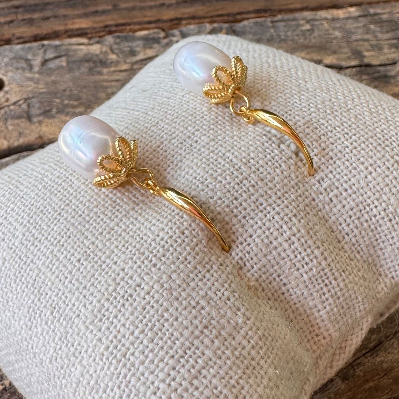 Ohrringe & -stecker: Traumhaft schön: echte Perle vergoldete Ohrhänger – Neu und originalverpackt aus Rombach von Ivreajewels 2