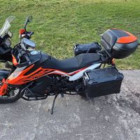 KTM 790 Adventure + valises SW motech et accessoires