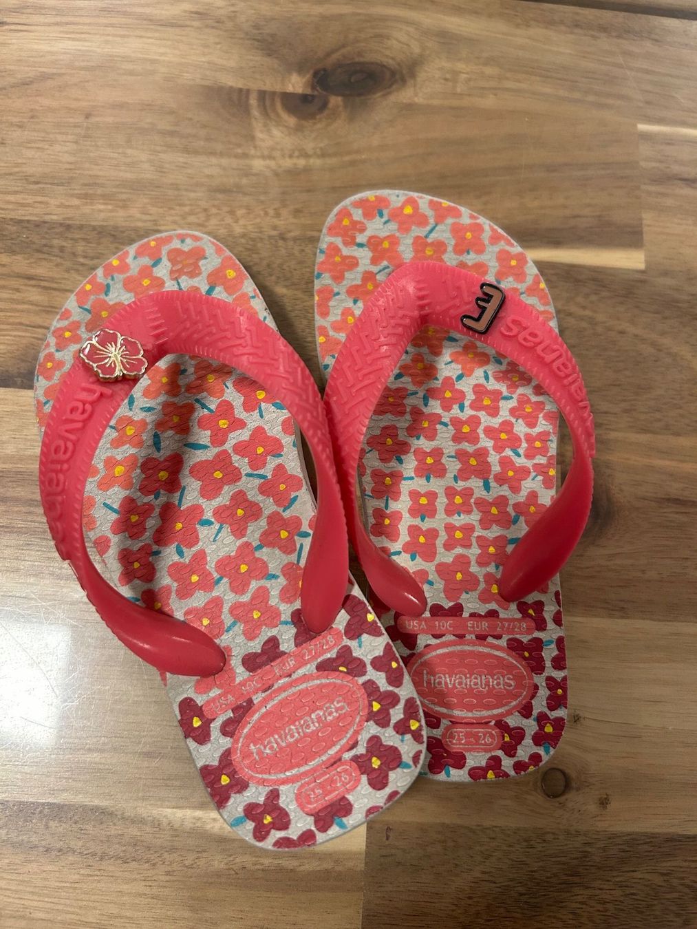 Havaianas Schuhe für Mädchen: Havaianas Flip Flops, Grösse 25-26, Blumenmuster – Gebraucht aus Würenlingen von meadc 1
