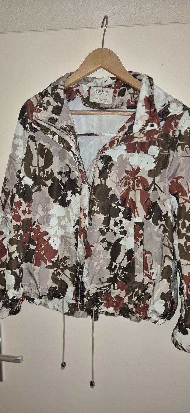 Zara Giacche: Zara Basic Damenjacke, Gr. 38, Blumenmuster, Top Zustand! – Usato da Neuhausen venduto da gud_sx99