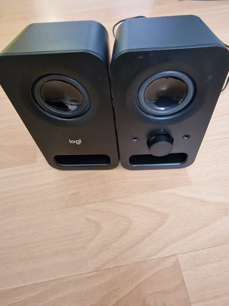 Logitech Lautsprecher: 2 Lautsprecher für PC – Gebraucht aus Embrach von fabiennejessica