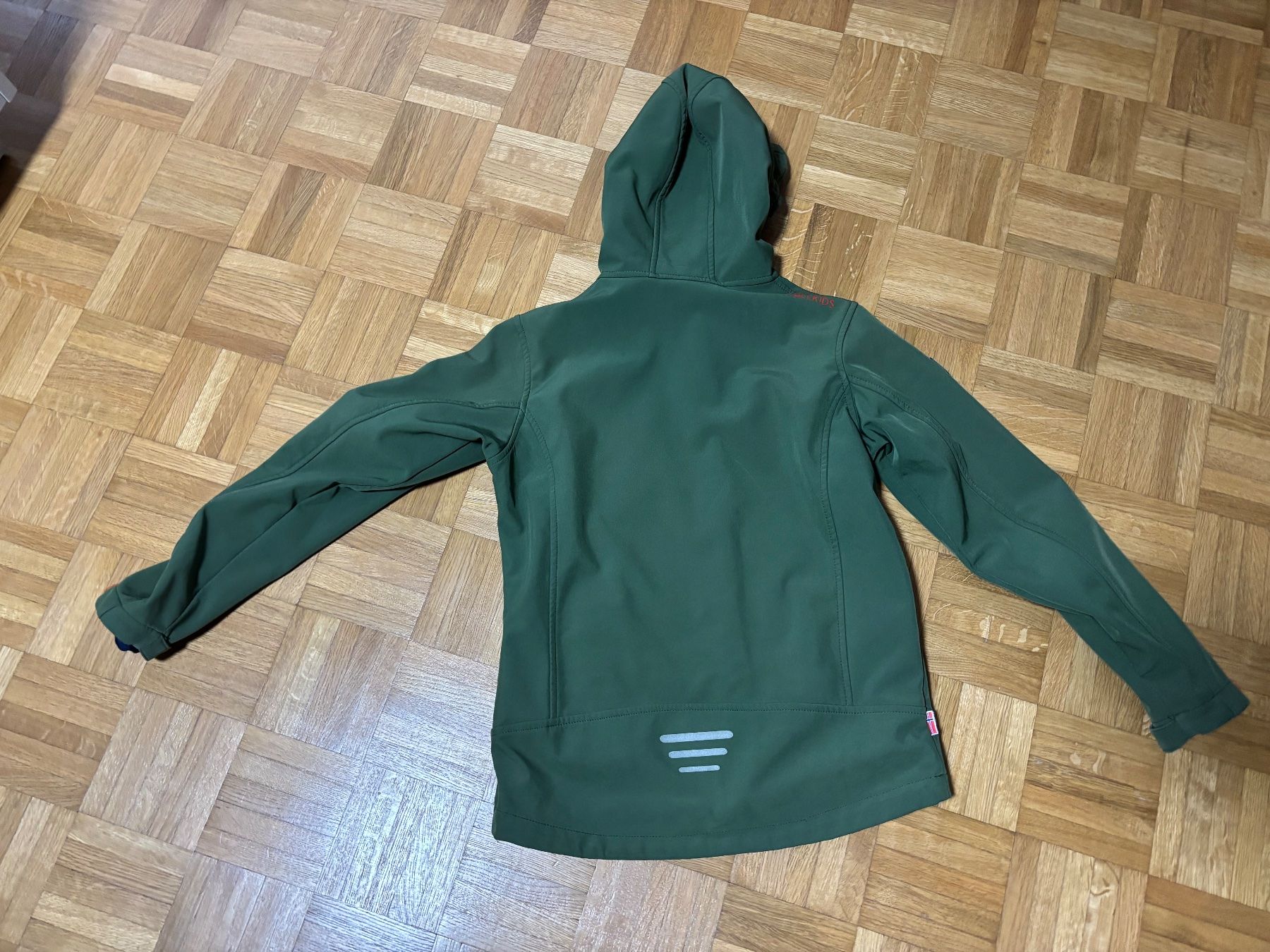 Trollkids Vestes & Manteaux: Trollkids Softshelljacke, Gr. 152 – D'occasion à Luzern par naome 1