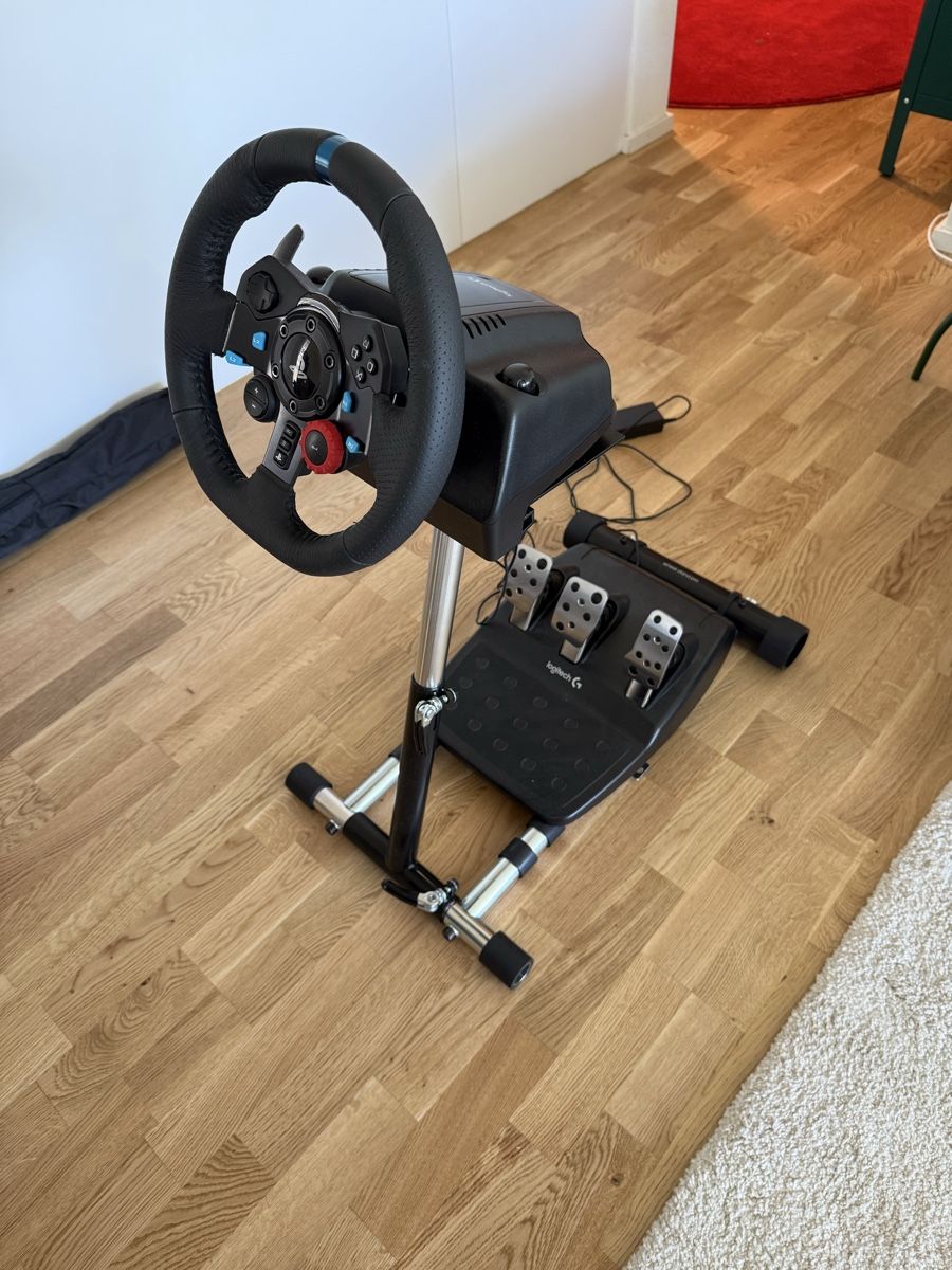 Giochi: Logitech G G29 & Wheel Stand Pro Deluxe V2 – Nuovo (secondo la descrizione) da Zuchwil venduto da snake54