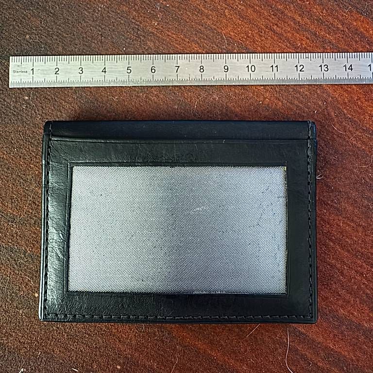 Altro in  Abbigliamento & Accessori: Karten- / ID-Etui Leder schwarz – Usato da Muttenz venduto da einfach-schoen 1