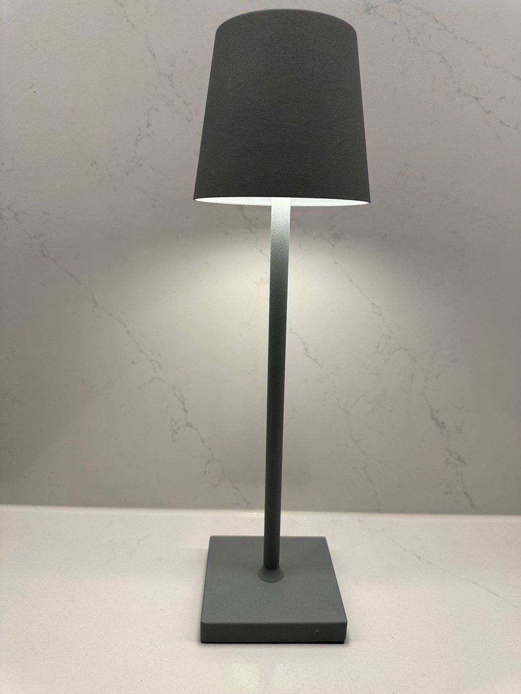Lampen: Attraktive LED Tischleuchten einstell- & dimmbar, fabrikneu – Neu und originalverpackt aus Baar von bruderm01 2