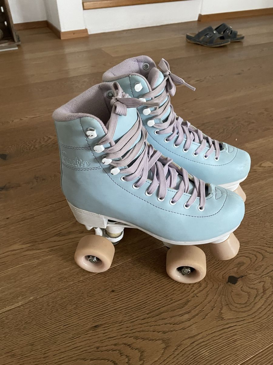 Rookie Pattini in linea & Pattini a rotelle: *** Rollschuhe Discoroller 37 *** – Usato da Wangen an der Aare venduto da Ivanmeyertours