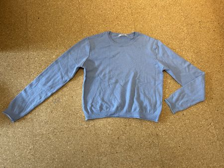 blauer strickpulli