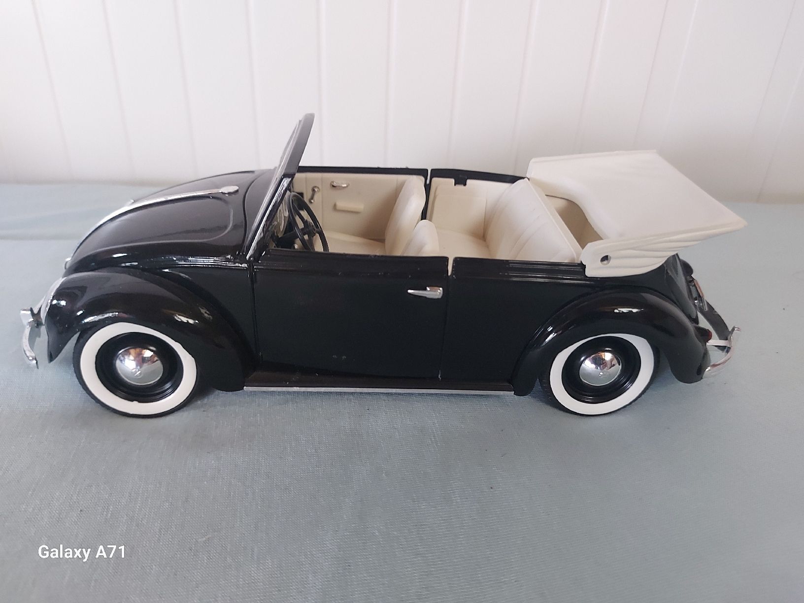 Volkswagen Modellini d'auto: 3 VW Käfer 1:18 – Usato da Rumisberg venduto da AaronRodgers81 3