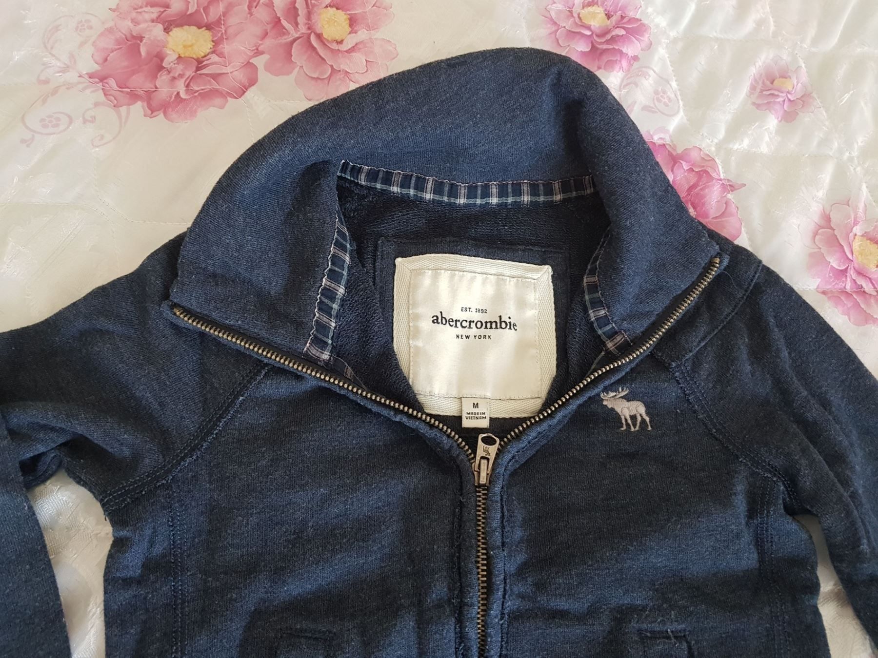 Kleiderpakete & -sets: Kleiderset A&F Pulli+gefütterte Jeans – Neu (gemäss Beschreibung) aus Reinach AG von innamac 6
