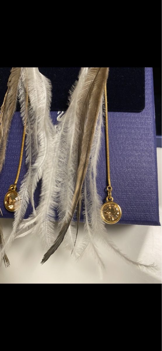 Swarovski Orecchini pendenti & Orecchini a lobo: Orecchini pendenti Swarovski con piume – Nuovo (secondo la descrizione) da Mendrisio venduto da SGR85 3