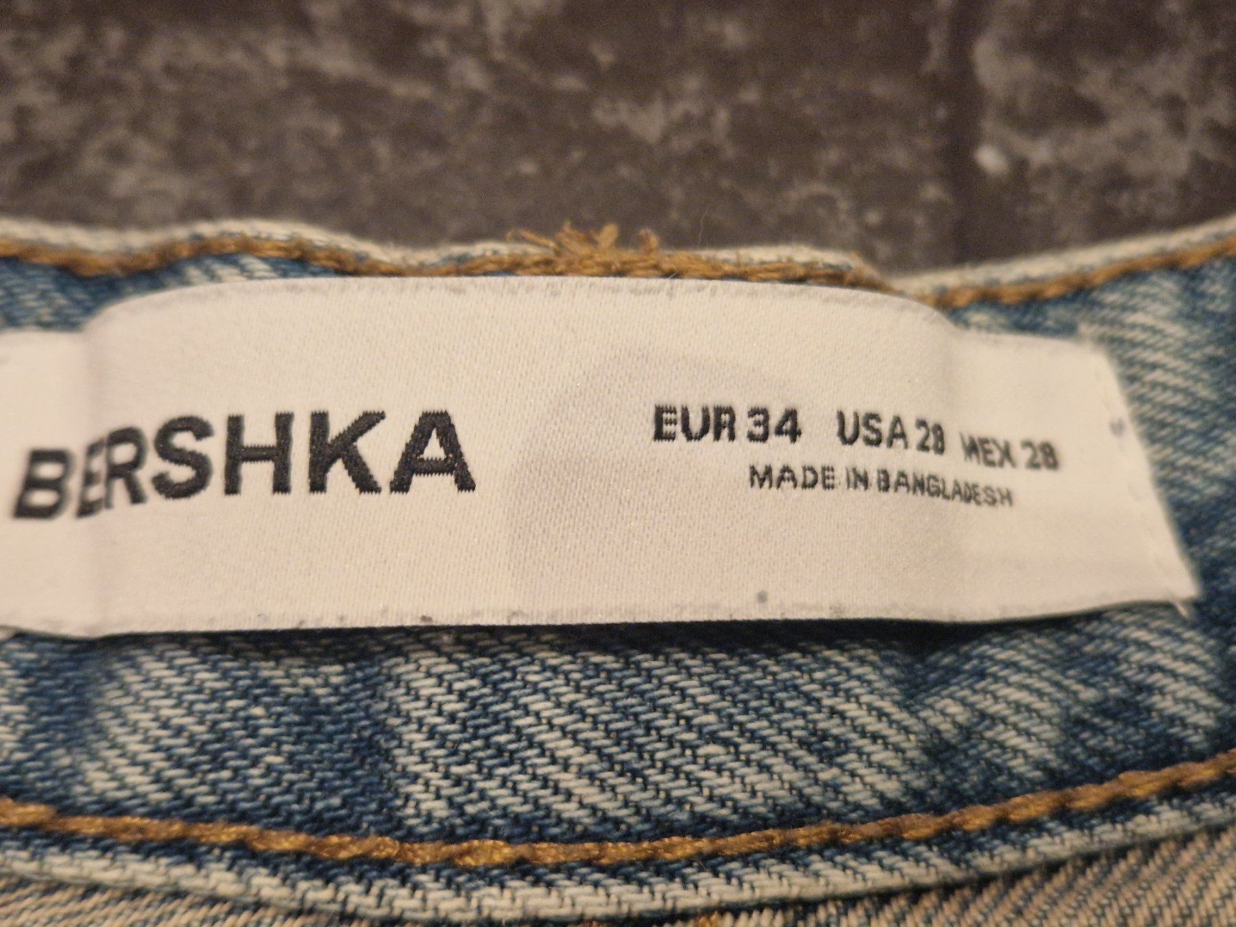 Bershka Jeans: Bershka: hellblaue Jeans, Gr. 34 – Gebraucht aus Wittenbach von Cgigi 2