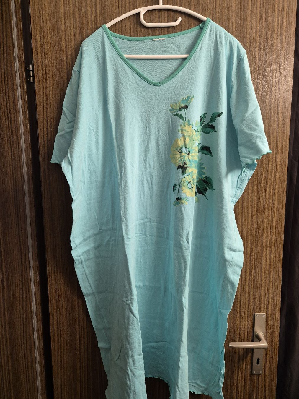 Negligees & Pigiami: Nachthemd Damen Blumen – Usato da Langenthal venduto da Polarisstern