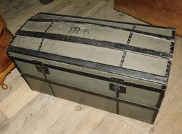 Koffer antiker Überseekoffer   46 cm hoch  100 x 50 cm